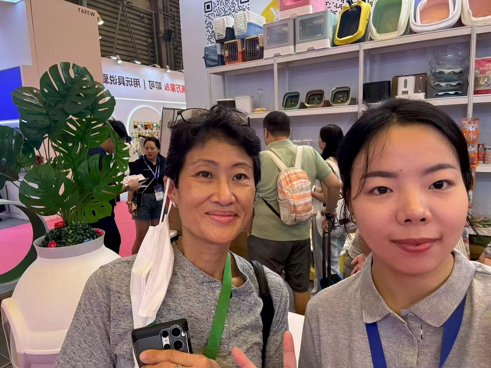 Meimiao team at pet industry trade fair